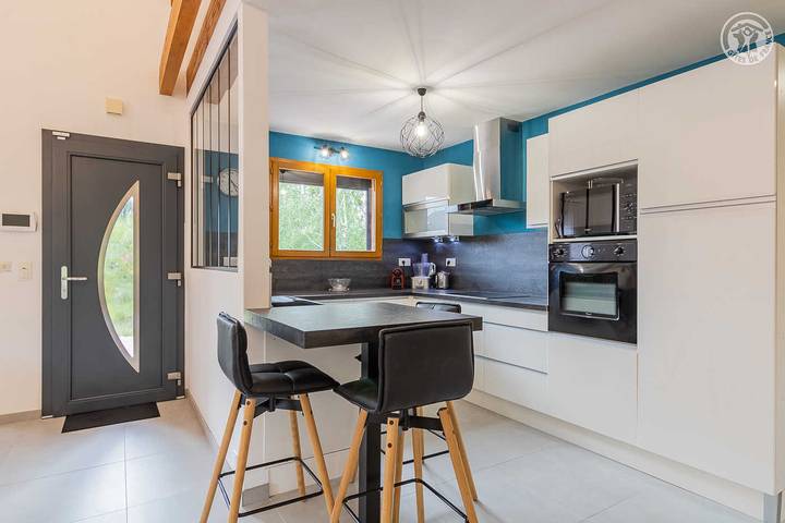 Gîte pour 6 personnes, avec terrasse et jardin à Chambéry - 4