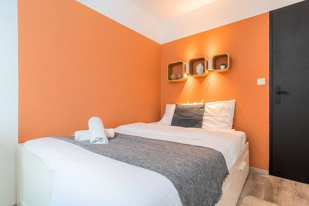 Appartement entier, Charmant appartement 2ch parking et balcon. in La Madeleine, Région de Lille