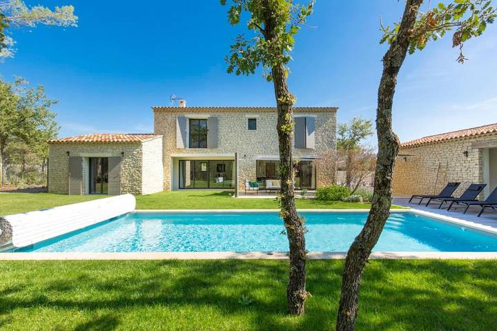 Villa pour 8 personnes, avec piscine ainsi que terrasse et jardin à Gordes
