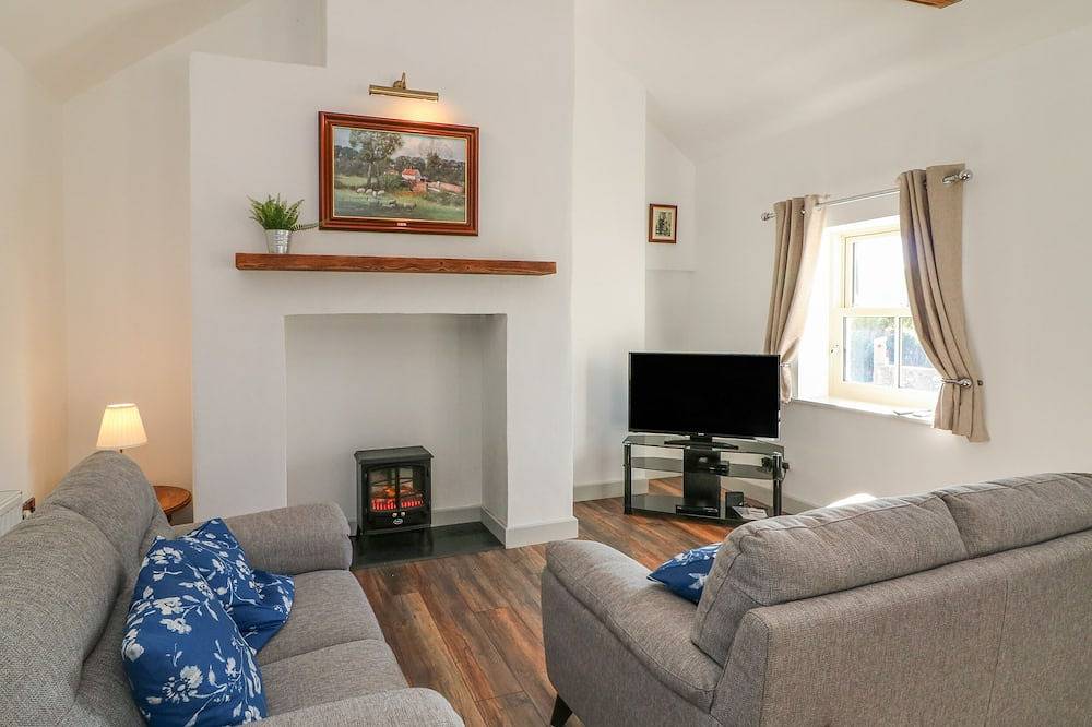 Macreddin Rock Holiday Cottage in Aughrim, County Wicklow in County Wicklow