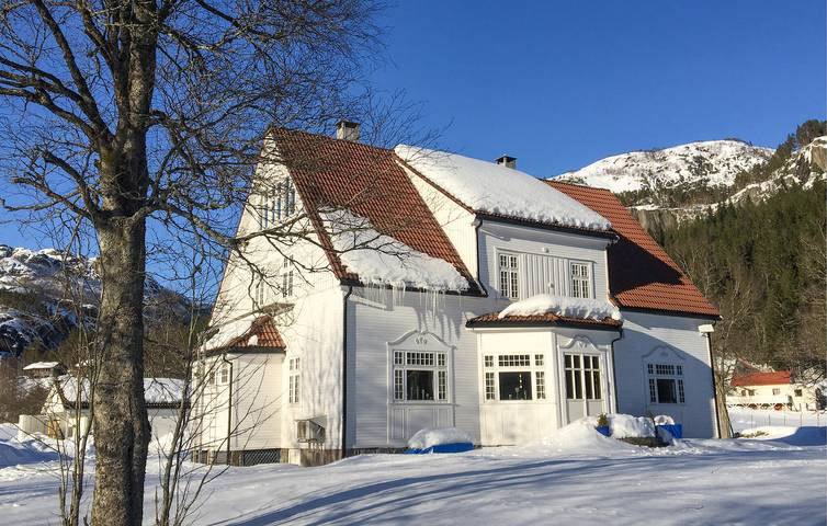 Feriehus for 26 personer, med terrasse og hage - 1