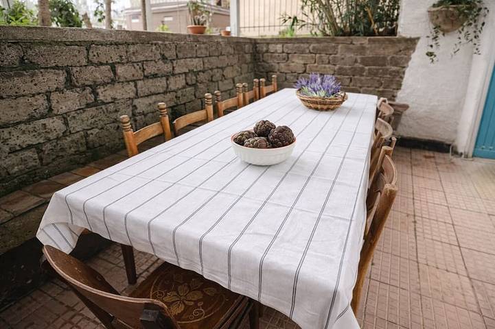 Gîte pour 7 personnes, avec Balcon ainsi que Jacuzzi et Jardin à Giove
