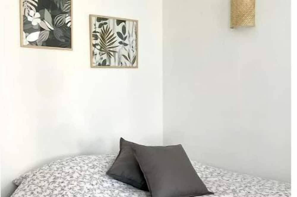 Entire apartment, Chez Clément et Mathilde - Studio Hyper Centre in Saint-Amand-les-Eaux, Valenciennes region