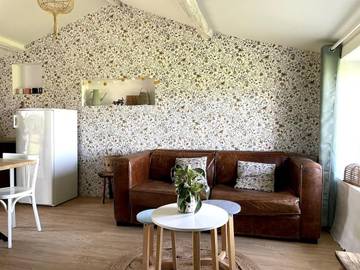 Gîte pour 4 personnes, avec jardin ainsi que vue et piscine à Bouin