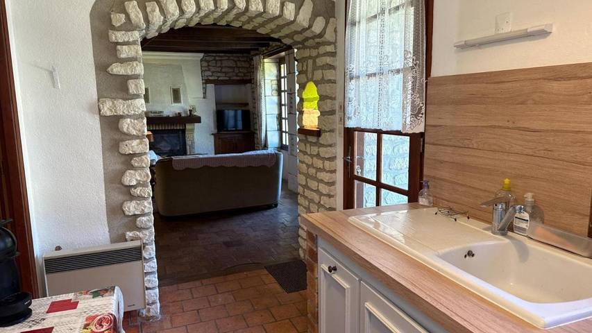 Location de vacances pour 8 personnes, avec terrasse à Thurageau - 3