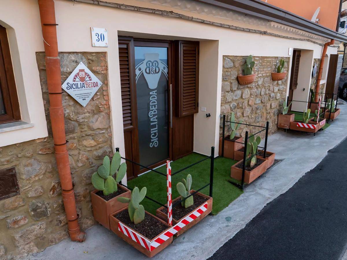 Appartamento intero, Sicilia Bedda - B&B - Rooms - Apartments in Santo Stefano di Camastra, Provincia di Messina