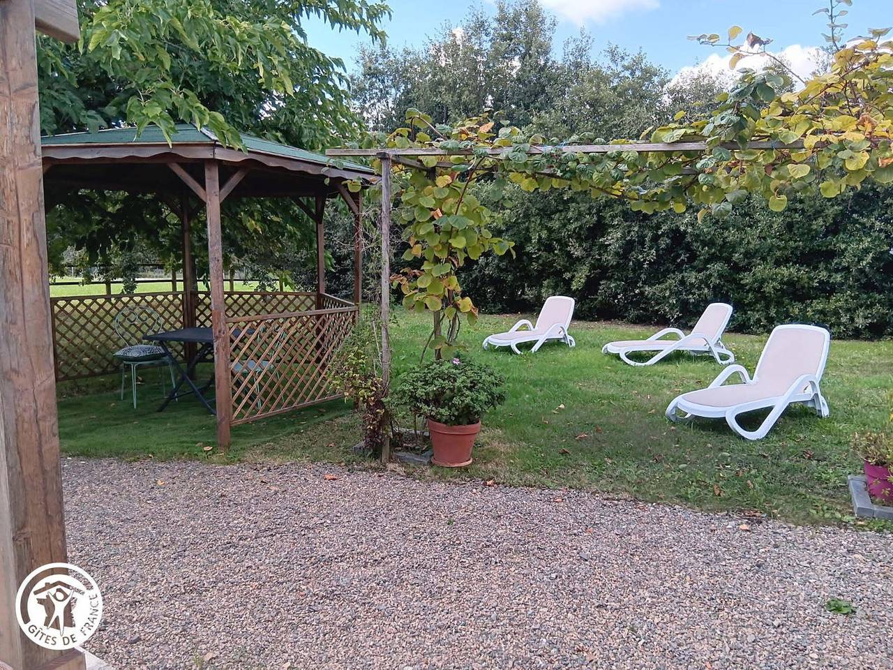 Maison rénovée avec grand jardin, proche des Sables-d'Olonne, 4 chambres, terrasse et Wifi in Château-d'Olonne, Les Sables-d'Olonne