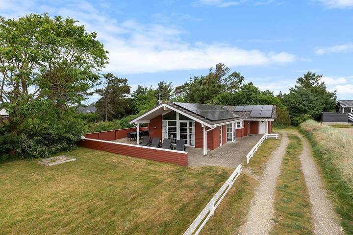 Villa für 8 Personen, mit Sauna und Balkon/Terrasse sowie Terrasse und Whirlpool, mit Haustier in Henne Strand