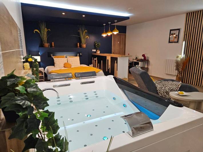 Location de vacances pour 2 personnes, avec Jacuzzi et Terrasse à La Bassée