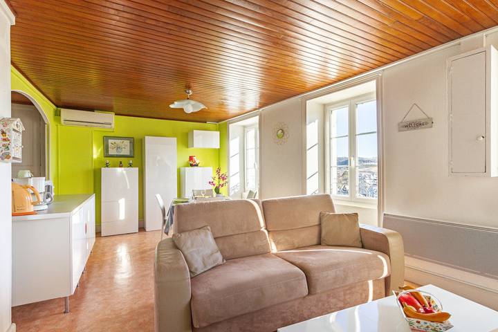 Ganze Wohnung, Ferienwohnung für 2 Personen mit Garten in Regionaler Naturpark Volcans d'Auvergne