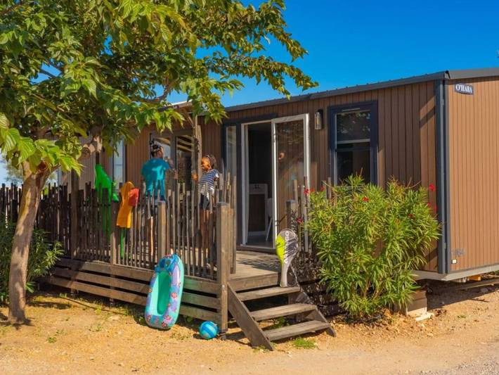 Camping für 6 Personen, mit Terrasse und Pool, mit Haustier in Frontignan