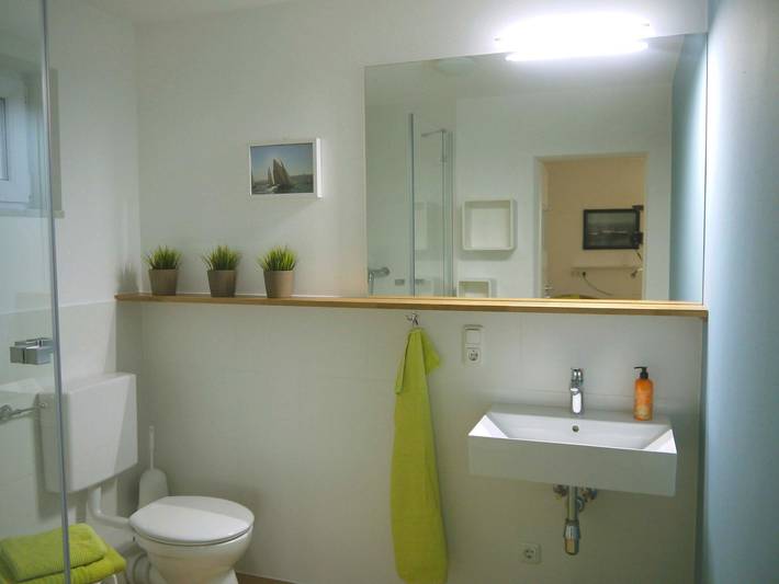 Apartamento entero, Estudio 'Sandra Scheck' con vistas a la montaña, terraza privada y Wi-Fi in Lindau, Suabia (Baviera)
