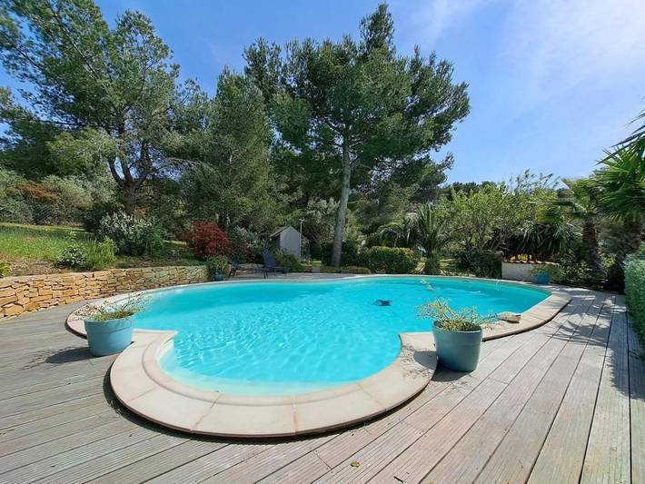 Gîte pour 3 personnes, avec piscine ainsi que jardin et vue dans Plage Du Pradeau - 3