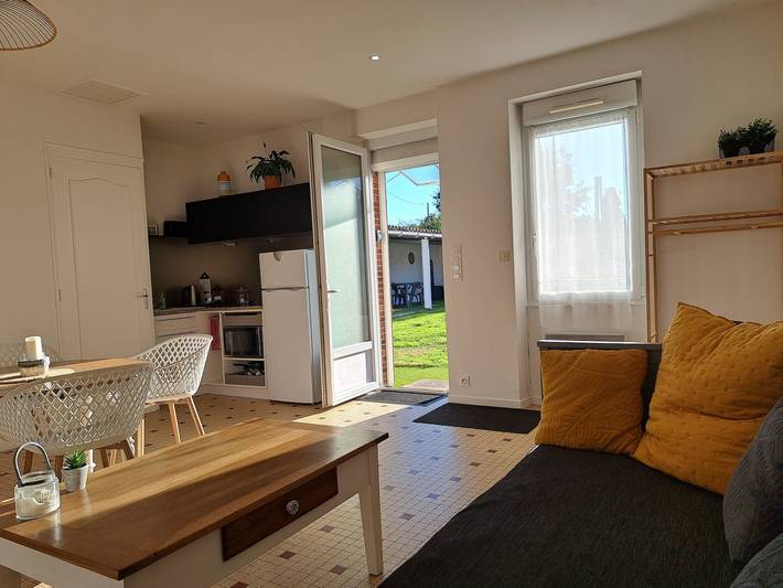Ferienwohnung 'Au Milieu Des Vignes' mit privater Terrasse, privatem Garten und WLAN in Château-Thébaud, Nantes und Umgebung