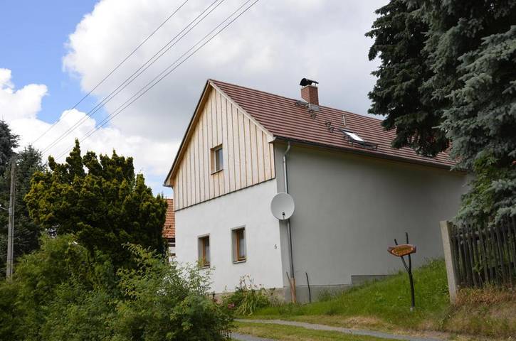 Ferienhaus für 8 Personen, mit Terrasse und Garten sowie Sauna und Ausblick