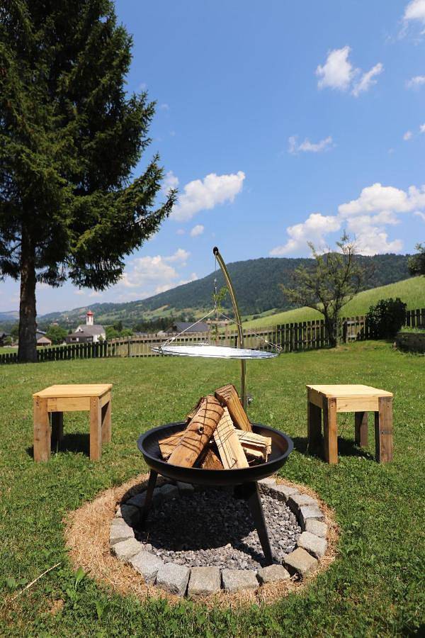 Ferienwohnung für 6 Personen, mit Terrasse und Garten sowie Ausblick in Krumbach (Vorarlberg)