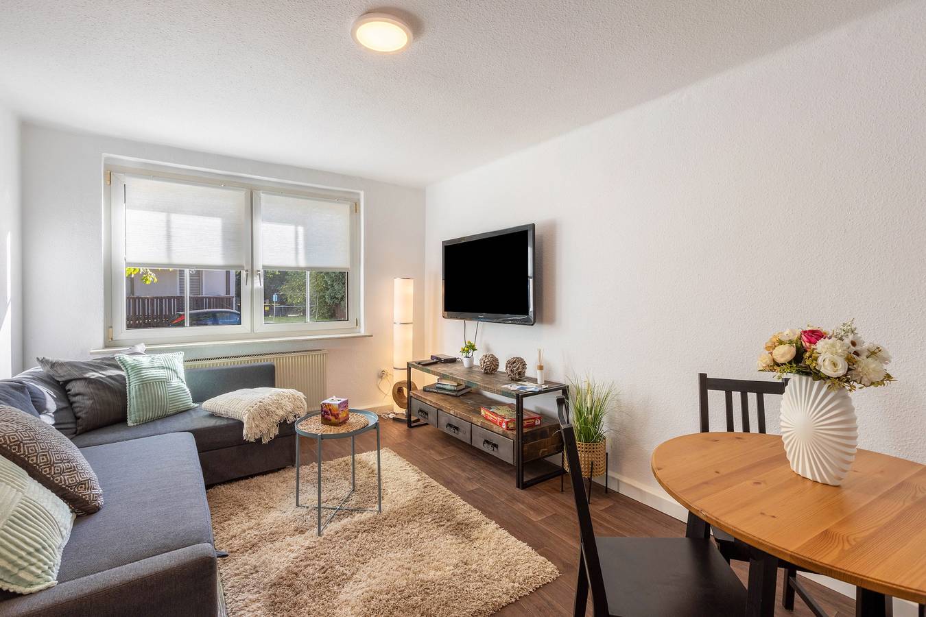 Apartamento entero, Apartamento vacacional 'Terrassenwohnung' con terraza privada y Wi-Fi in Espenhain, Lago Hainer