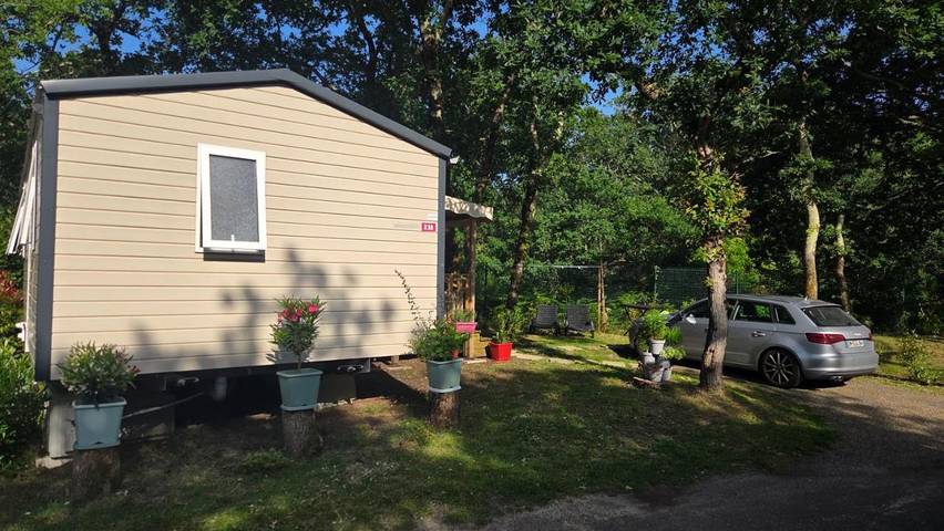 Camping pour 6 personnes, avec Terrasse et Jardin ainsi que Bassin pour enfant et Piscine à Capbreton - 2