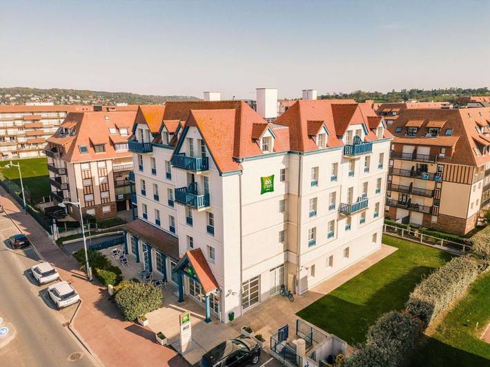 Hôtel pour 4 personnes, avec Balcon ainsi que Terrasse et Jardin