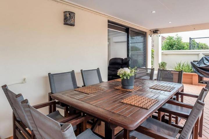Maison d’hôte pour 4 personnes, avec terrasse ainsi que jardin et piscine à Brisbane - 2