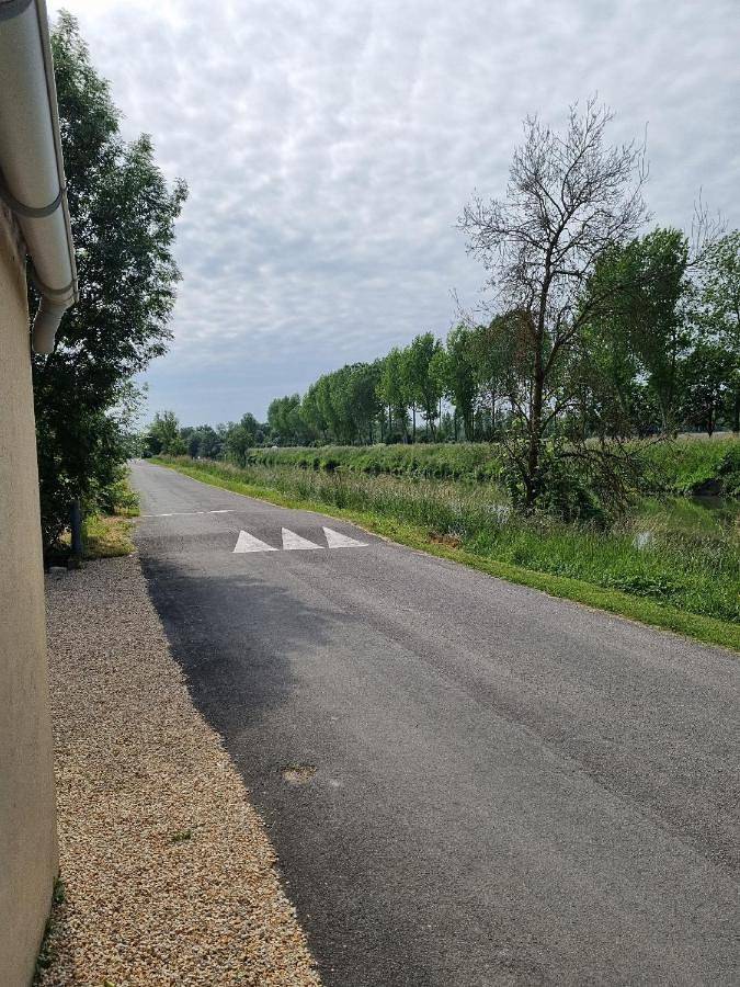 Location de vacances pour 2 personnes, avec terrasse ainsi que vue et jardin à Damvix - 4
