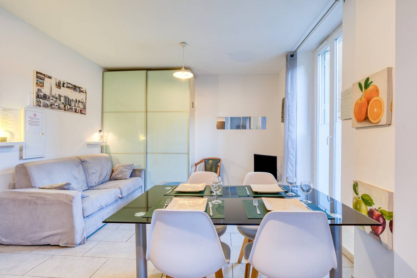 Appartement entier, « La Lumineuse » avec balcon et Wi-Fi in Béziers, Côte d'Améthyste