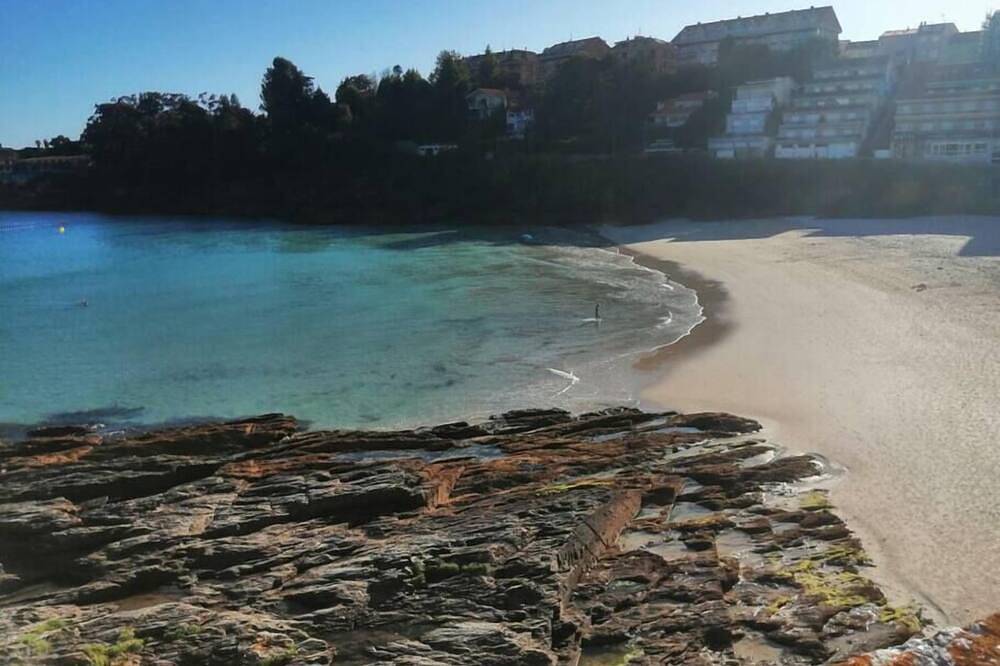 Entire apartment, Disconnects Engalicia Canelinas Beach in Portonovo, Sanxenxo