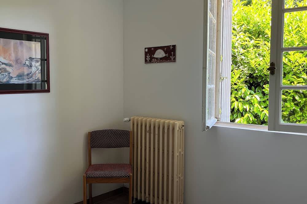 🌸 \"In the Garden of Camellias – Peaceful House Between Sea and Artists’ Town\" in Riec-sur-Belon, Region de Quimper