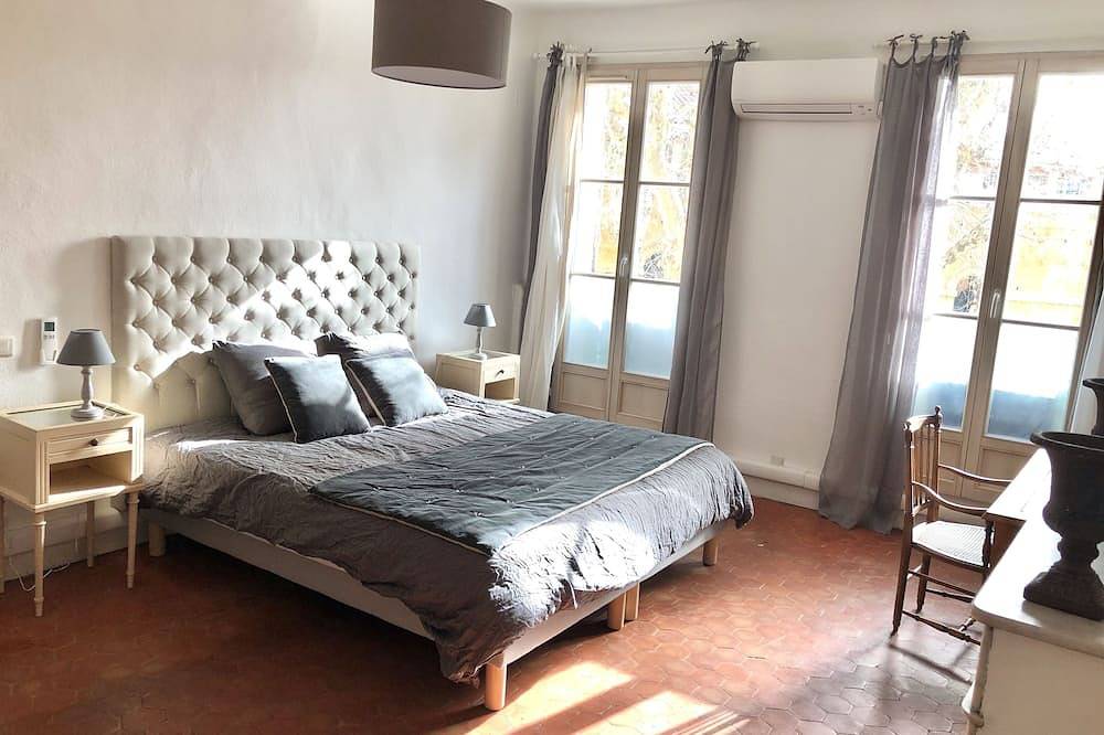 Apartamento entero, Encantador y espacioso 3 habitaciones de 83 m2 en el corazón del centro histórico de Aix in Aix-en-Provence, Region de Aix-en-Provence