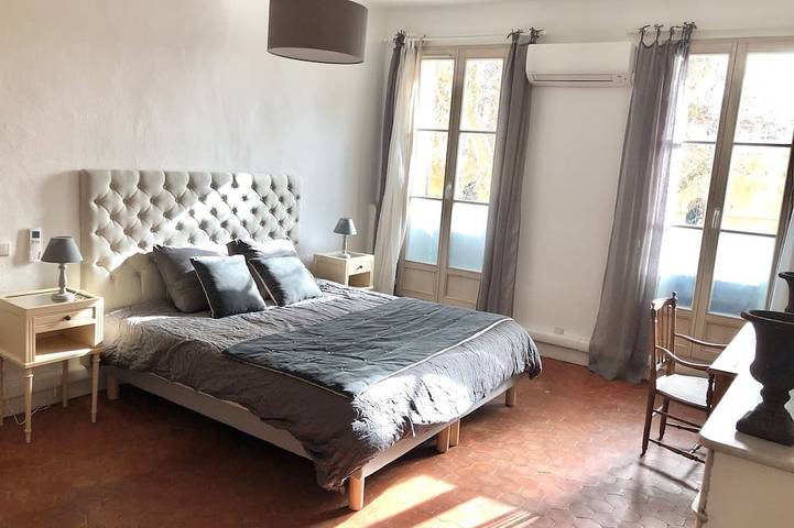 Ganze Wohnung, Charmante und geräumige 3 Zimmer von 83 m2 im Herzen des historischen Zentrums von Aix in Aix-en-Provence, Aix-en-Provence und Umgebung