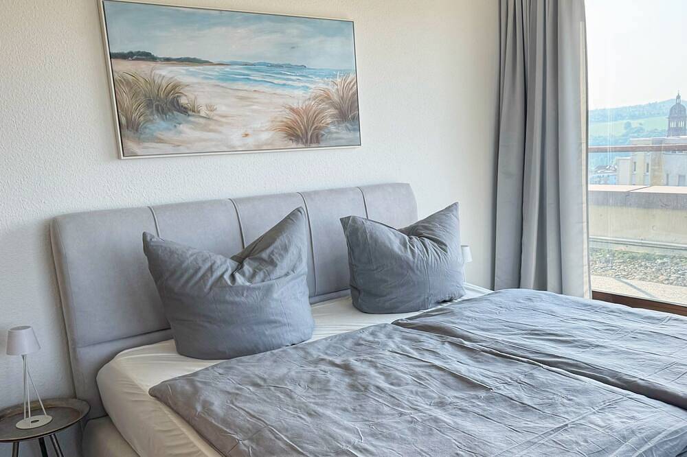 Ganze Wohnung, Penthouse Suite mit Goldstadtblick in Pforzheim, Nordschwarzwald