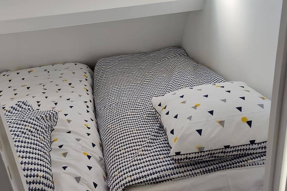 Entire apartment, Magnificent sea view, direct access to the beach. 4-person apartment in Damgan, Côte des Mégalithes