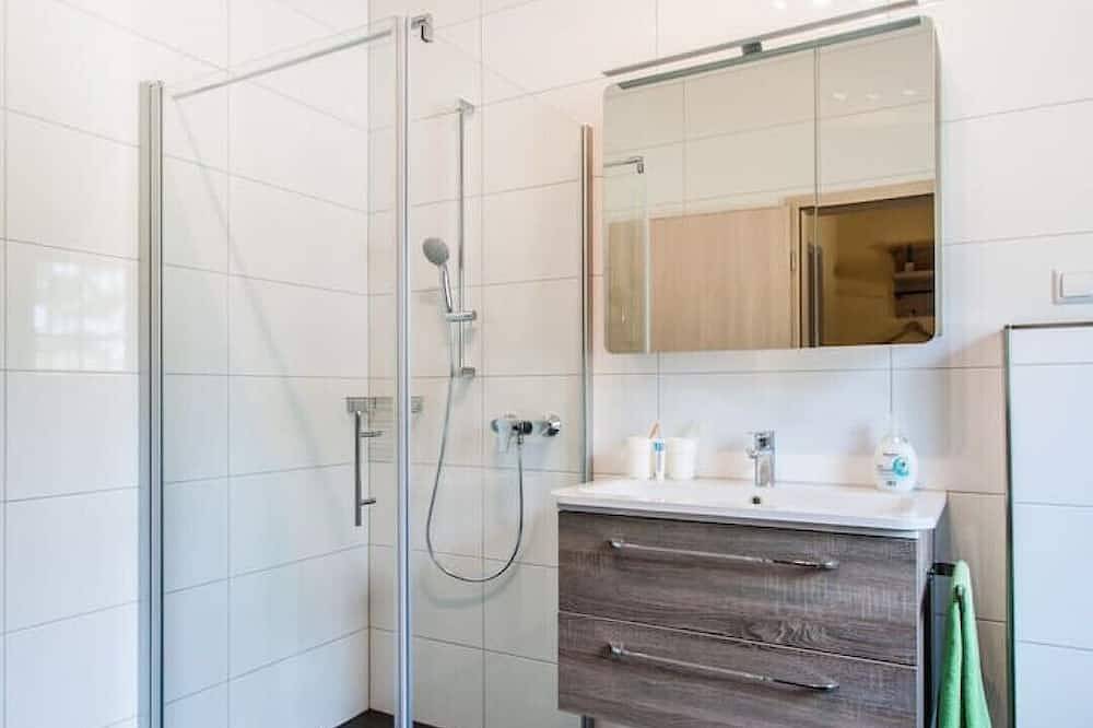 Ganze Wohnung, \"Apartment Bachus\" - hochwertig ausgestattet - ruhige Lage in Frickenhausen am Main, Fränkisches Weinland