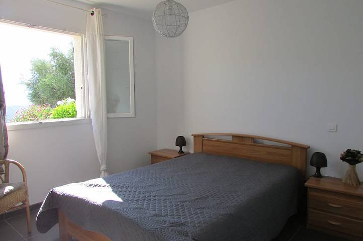 Location de vacances pour 4 personnes, avec jardin et terrasse à Alata - 2