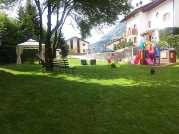 Gîte pour 6 personnes, avec vue et jardin à Molveno