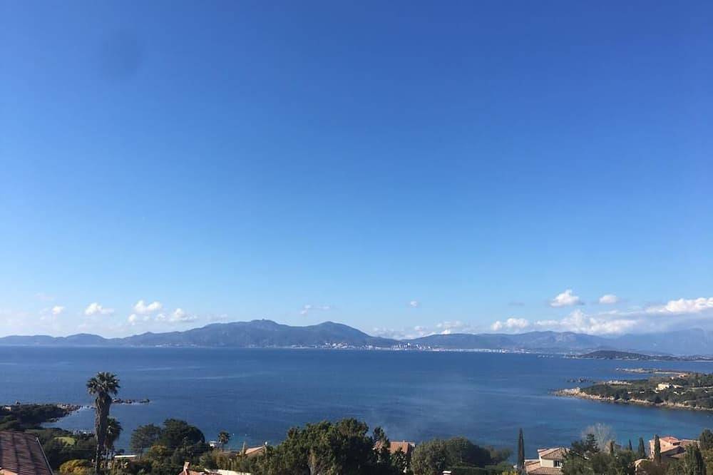 Villa vue 360 baie ajaccio, montagnes et maquis - 5 min a pied plage in Portigliolo, Coti-Chiavari