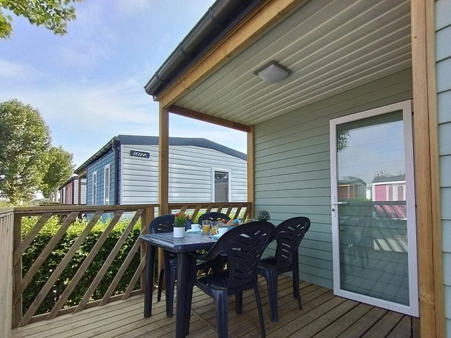 Camping Paradis Le Royon - Mobile home 4 persons - 4 people comfort 2 bedrooms in Fort-Mahon-Plage, Abbeville region