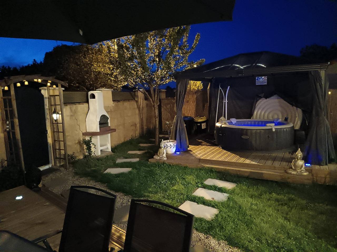 Le Petit Marais - Détente en famille avec jacuzzi, jardin et climatisation in Échiré, Région de Niort