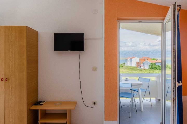 Ganze Wohnung, Komfortables Apartment für 2 Personen | Ruhige Lage | Teilweiser Meerblick in Vir