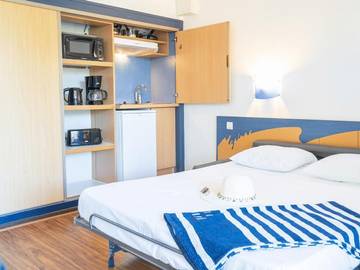 Camping für 2 Personen in Fleury, Côte d'Améthyste, Bild 1