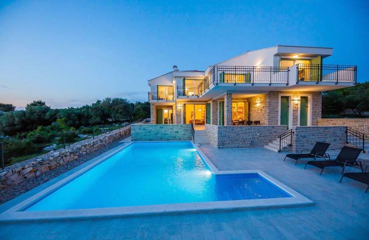 Villa pour 13 personnes, avec jardin ainsi que piscine et vue dans Lun - 4