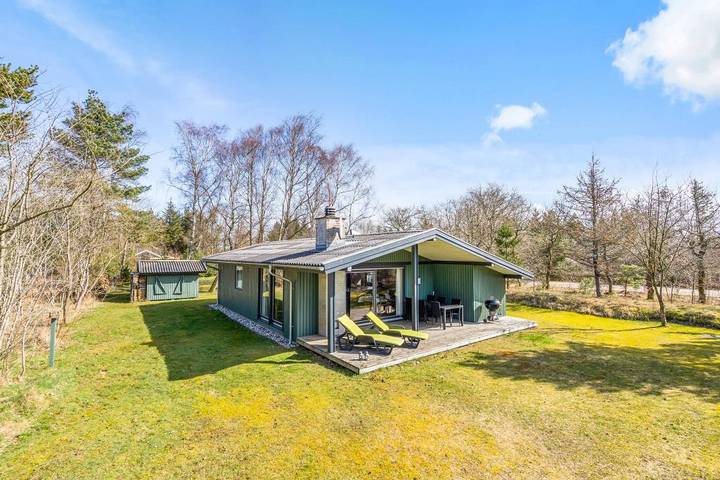 Ferienhaus für 6 Personen, mit Balkon/Terrasse und Terrasse sowie Garten und Sauna in Houstrup Strand