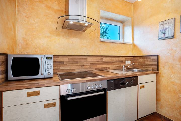 'Ferienhaus Christina' mit privater Terrasse, privatem Garten und Wi-Fi in Oberuckersee, Uckermark