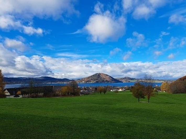 Ferienwohnung für 6 Personen, mit Ausblick und Seeblick, kinderfreundlich in Weyregg am Attersee