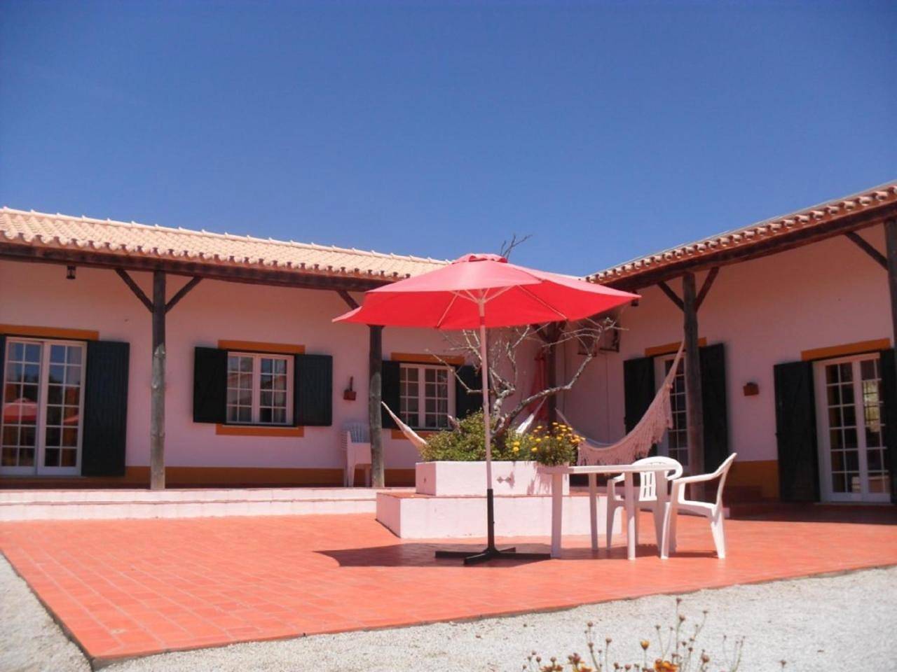 Three-Bedroom House in São Cristóvão, Distrito de Évora