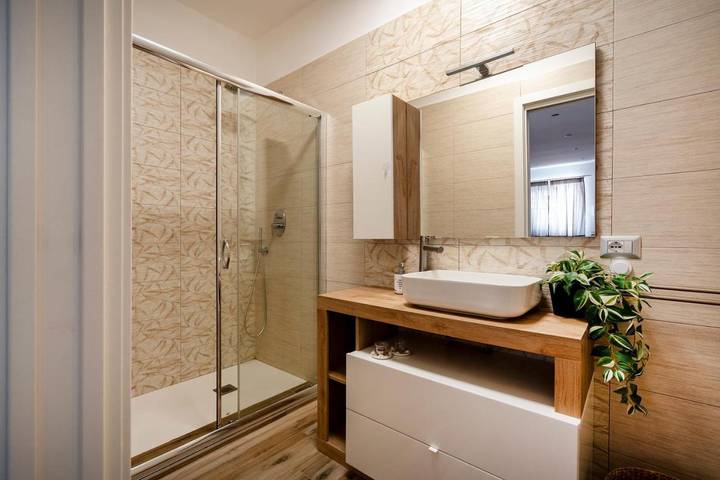 Villa pour 6 personnes, avec piscine et bassin pour enfant ainsi que vue et jardin, animaux acceptés à Bari - 4