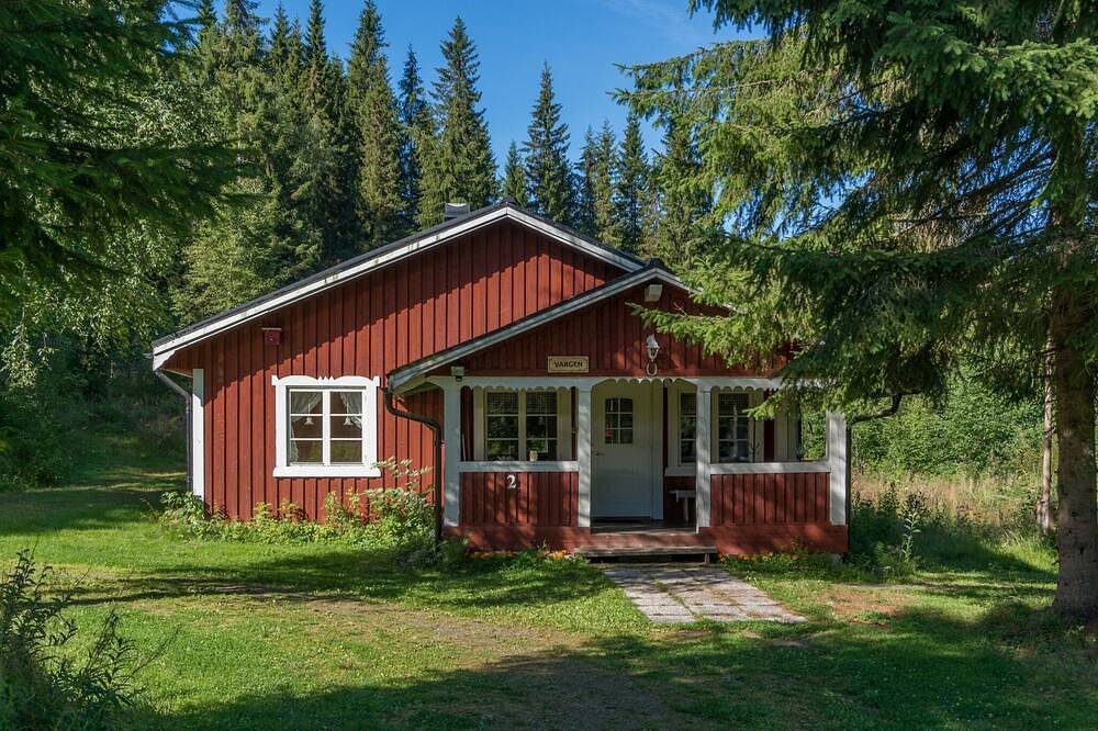 Unterkunft im Wald am See. Kommen Sie zu uns nach Schweden in Gräsmark, Axland