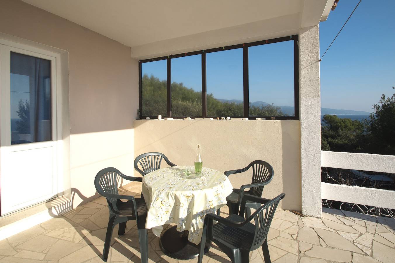 Ganze Wohnung, 1-Zimmer-Ferienwohnung mit Terrasse und Meerblick Zavalatica, Korcula A-247-d in Čara, Korcula