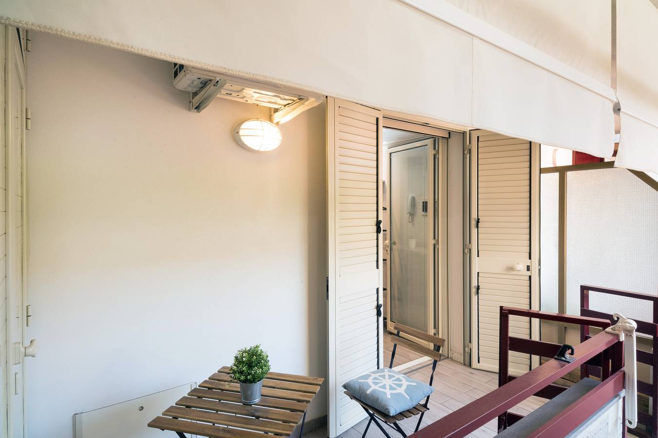 Studio Apartment "Monolocale Glicine" with Balcony & A/C in Chianchitta, Taormina