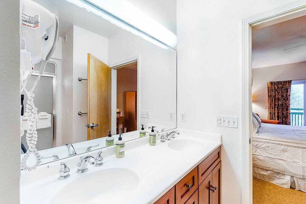 Vacation Apartment for 8 Guests in Smugglers' Notch, Vermont